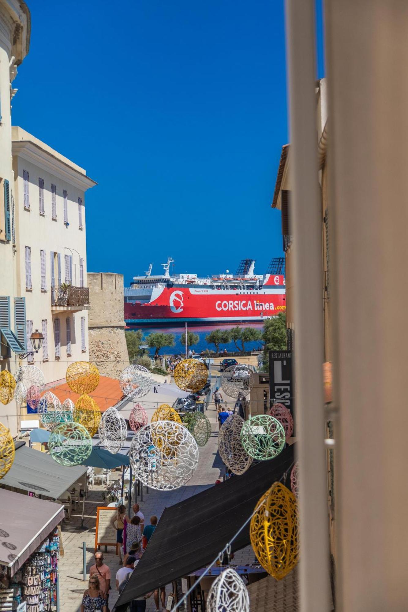Hotel L'Escale Côté Sud LʼÎle-Rousse Esterno foto